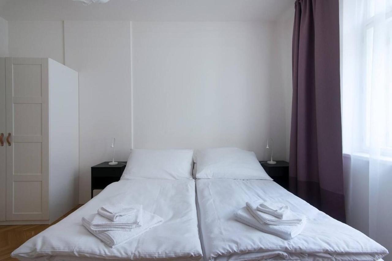 Veleslavin Apartments Prága Kültér fotó